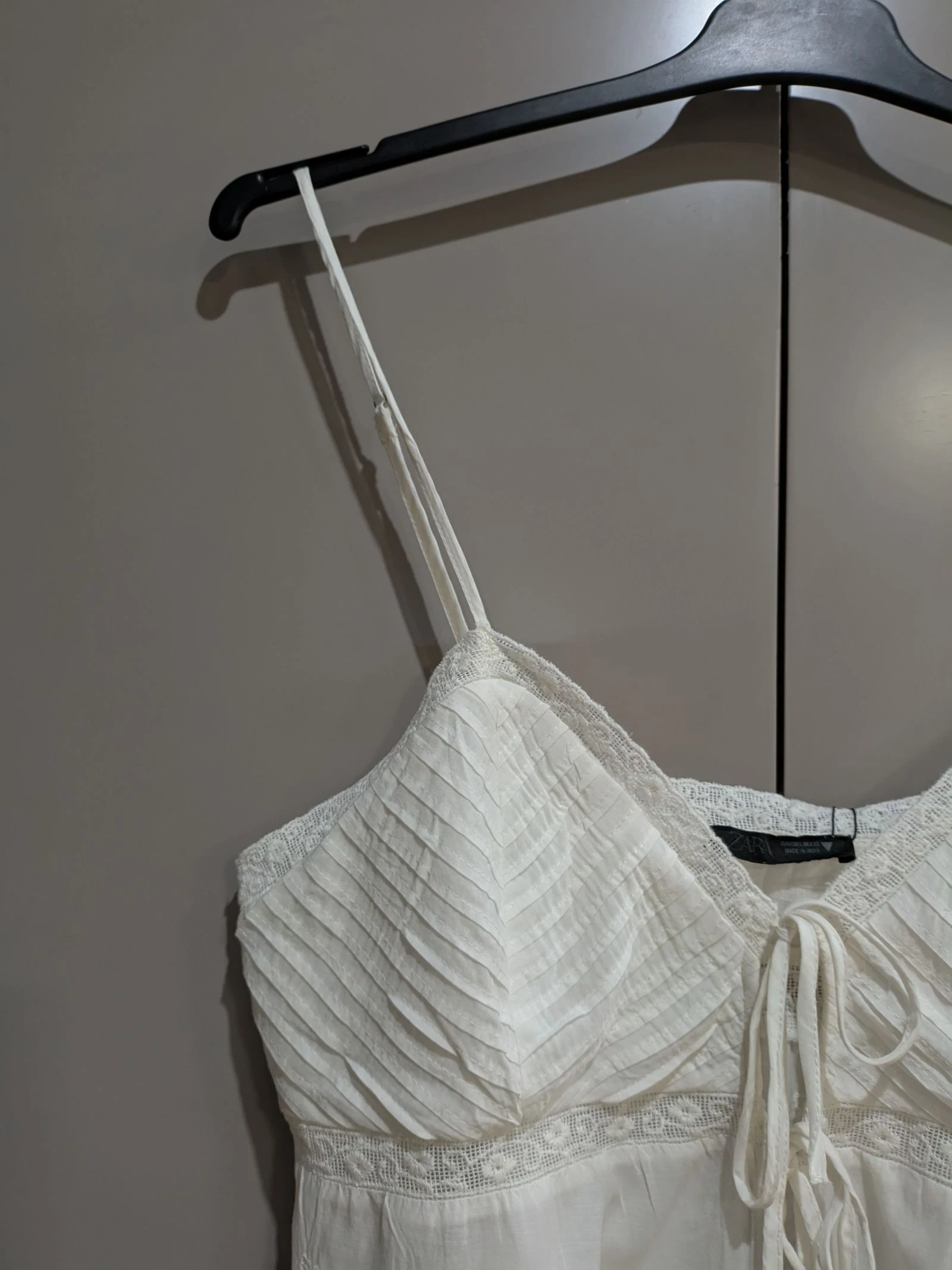 Top Crop Blanco Lencero Estilo Boho con Encaje y Cordones talla L de Zara  – photo 6
